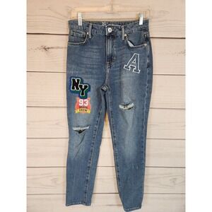 No Boundaries Women's Blue Mid Rise Denim Distressed Straight Mom Jeans‎ Size 5